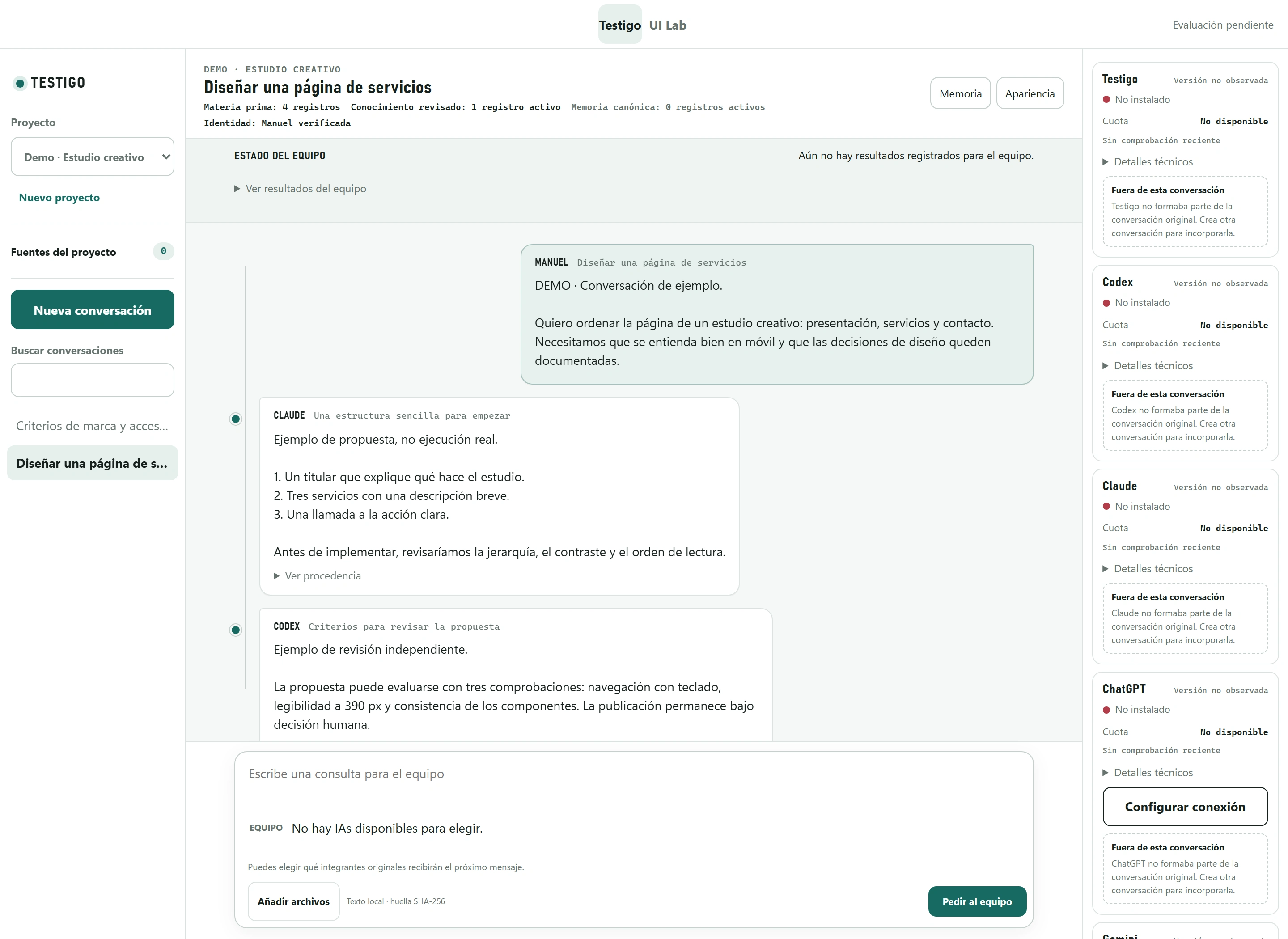 Interfaz real de Testigo: proyecto de demostración, conversación central y disponibilidad de proveedores a la derecha